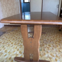 ダイニングテーブルの画像
