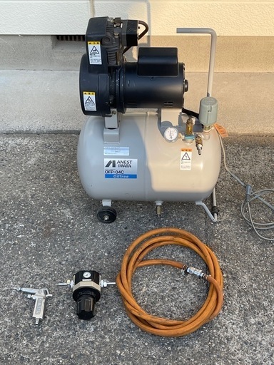 アネスト岩田　オイルフリーコンプレッサー　100v  　中古