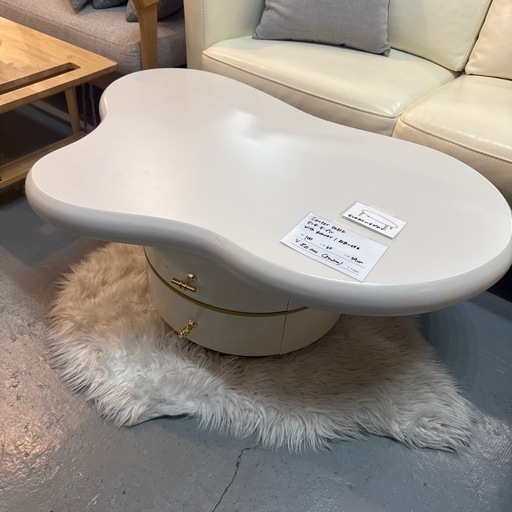 センターテーブル