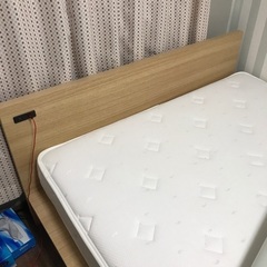 お得に！ダブルベッド　ポケットコイルマットレス付き