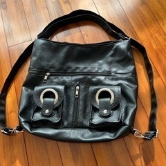 3wayバッグ♦️リュックショルダー肩掛け斜め掛け♦️ポケット多♦️黒かばんの画像