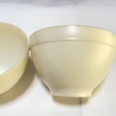 🍚　未使用　クリーム色のボウル2個セット　丈夫です　🍚の画像