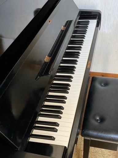 ピアノアップライトピアノ 88鍵 黒 椅子付3ペダル　YAMAHA ヤマハ　NO.U1