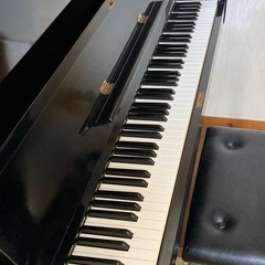 ピアノアップライトピアノ 88鍵 黒 椅子付3ペダル　YAMAHA ヤマハ　NO.U1