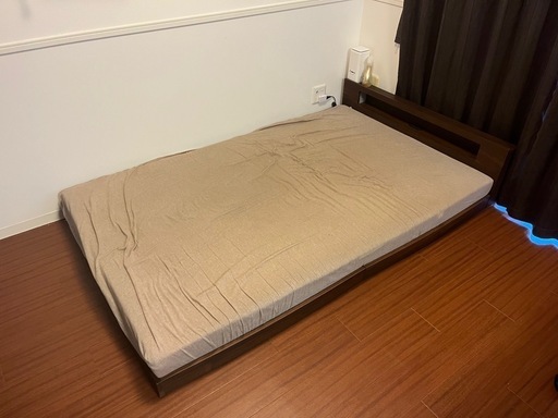 セミダブルベッド
