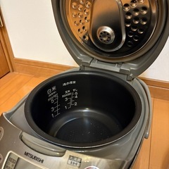 MITSUBISHI炊飯器の画像