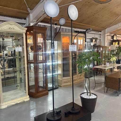 フロアスタンド　1点