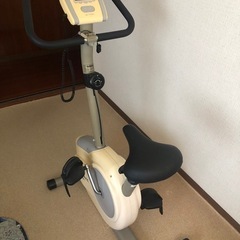 健康器具
フィットネスバイク　　　 健康器具