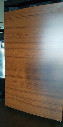 お部屋にマッチする小型冷凍庫