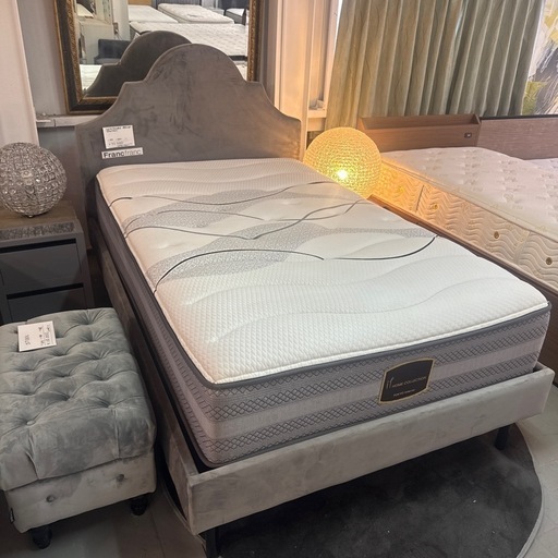 セミダブルベッドセット　マットレス付き