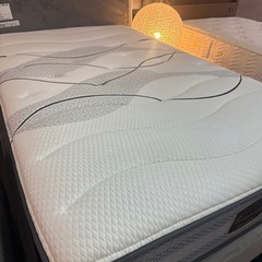 セミダブルベッドセット　マットレス付きの画像