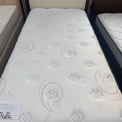 シングルベッドセット　マットレス付き