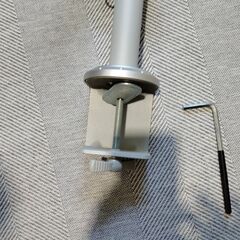 パソコン モニターアームの画像