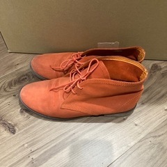 値下げオレンジ靴の画像