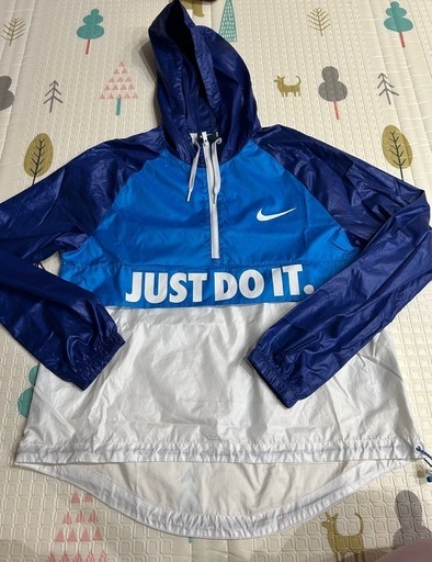 NIKE ウィンドブレーカー