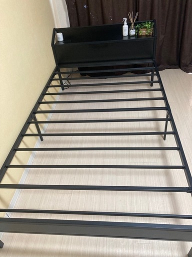 セミダブルベッドフレーム、ローテーブル