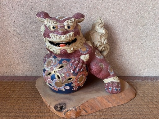 【九谷焼】九谷幡山窯 金彩 玉乗り 駒 獅子 狛犬 開運 縁起物 置物　台座付き