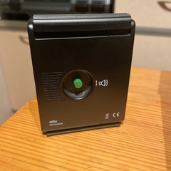 BRAUN アラームクロックの画像