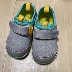 15cm　スニーカー　ベビー　キッズ　瞬足　足育シリーズの画像