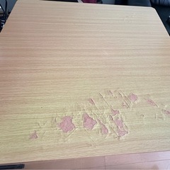 ダイニングテーブルの画像