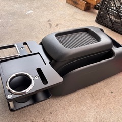 DIYです！ハイエースナローボディ用センターコンソール