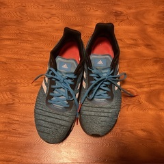 Adidas スニーカー　の画像