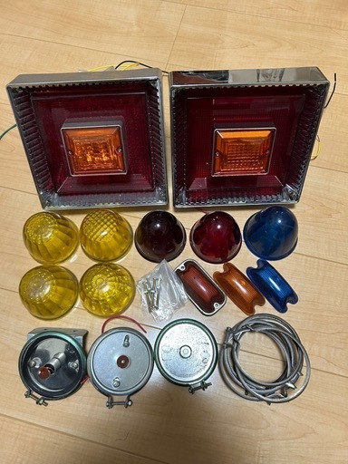 写真3枚あります。デコトラパーツ