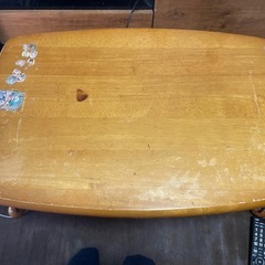 折りたたみテーブルの画像