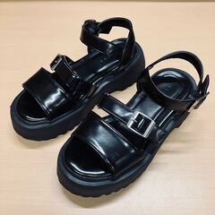 casita 厚底ストラップサンダル（ブラック）M
