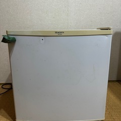 46lコンパクト冷蔵庫