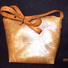 本革製ショルダーバッグの画像