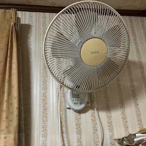 壁掛け扇風機