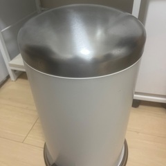 IKEA ペダル式ゴミ箱
