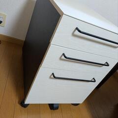 完売美品パソコンデスク下棚の画像