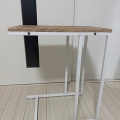 サイドテーブル　２種
