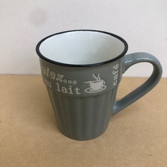 ちょっと大きめのマグカップ
