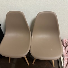机、椅子
の画像