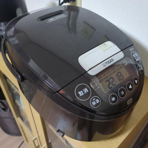 24年製 タイガー 炊飯器 5.5合 JPW-D100