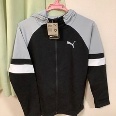 PUMA  フード付きパーカー　160 未使用