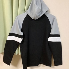 PUMA  フード付きパーカー　160 未使用の画像