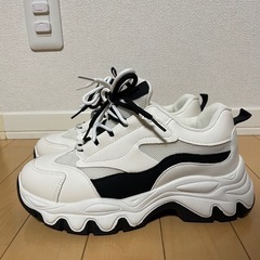 スニーカー　24.5cmの画像