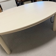 テーブル(冬はこたつ)の画像