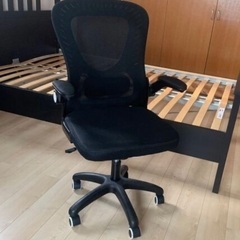 ワークチェア／キャスター付き、高さ変更、肘掛け可動の画像
