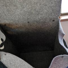 なんでもポイポイ！お片付けに最適なフェルト製物置き場の画像