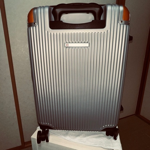 スイスミリタリー スーツケース 38.5L 機内持ち込みサイズ【美品です】