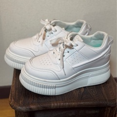 厚底スニーカーの画像