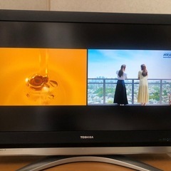 テレビ　東芝　TOSHIBA 37Z2000  2画面表示の画像