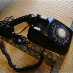 黒電話レトロ電話機の画像