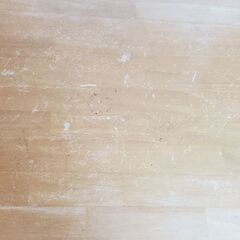 木製ダイニングテーブルの画像