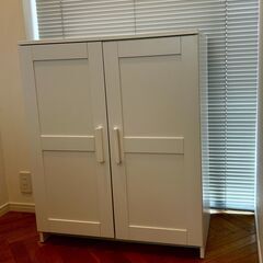 ★お洒落な空間に★IKEA 　BRIMNES　キャビネット 扉付...